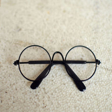 Load image into Gallery viewer, 1PC Newest  Fashion Pet Dog Cat Doll Toy Cool Resin Glasses Pet Sunglasses For BJD Blyth Baby Toy  Photo Props Doll  Accessories
